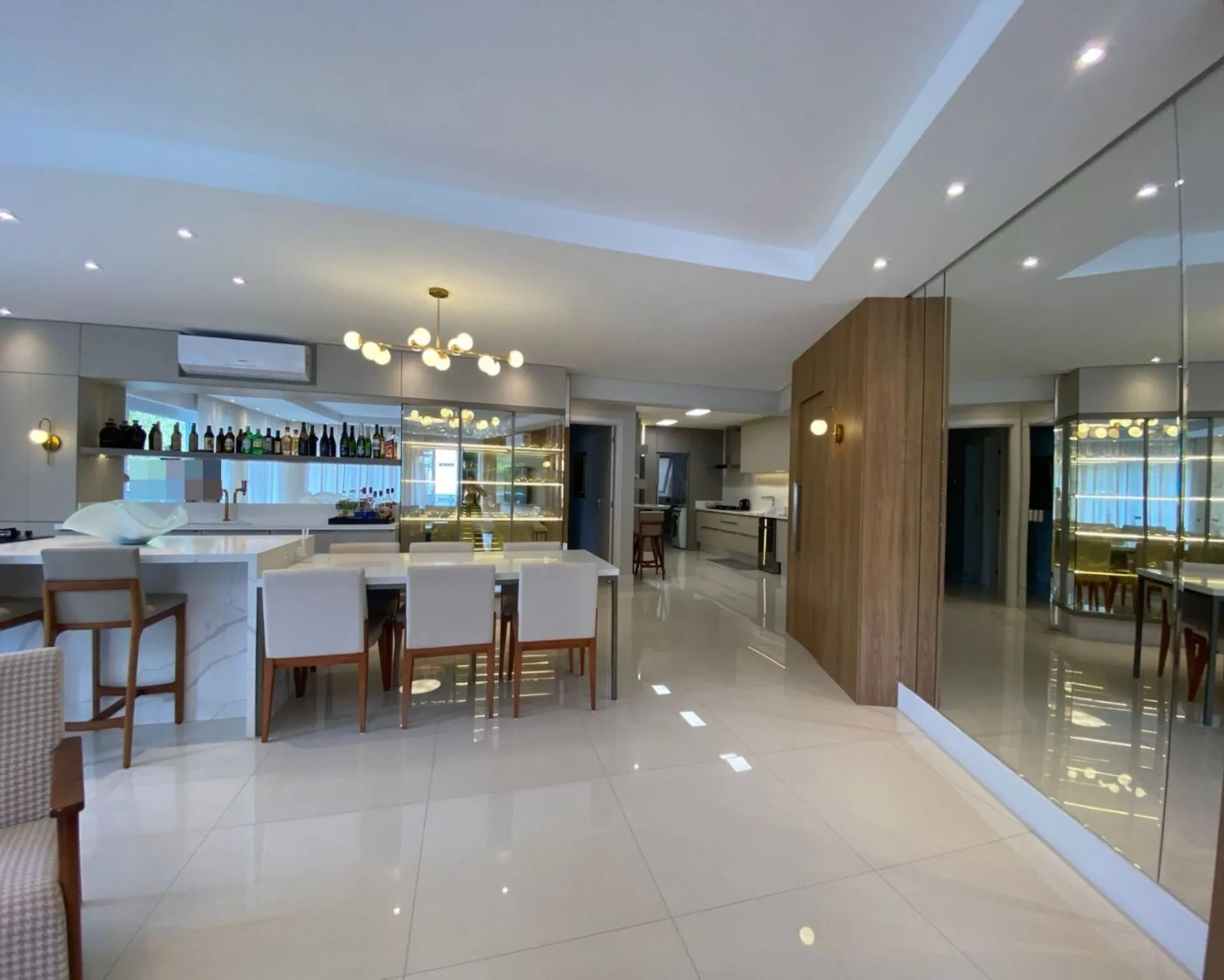 Imagem Apartamento 4 suítes, 230 m², em Jurerê In