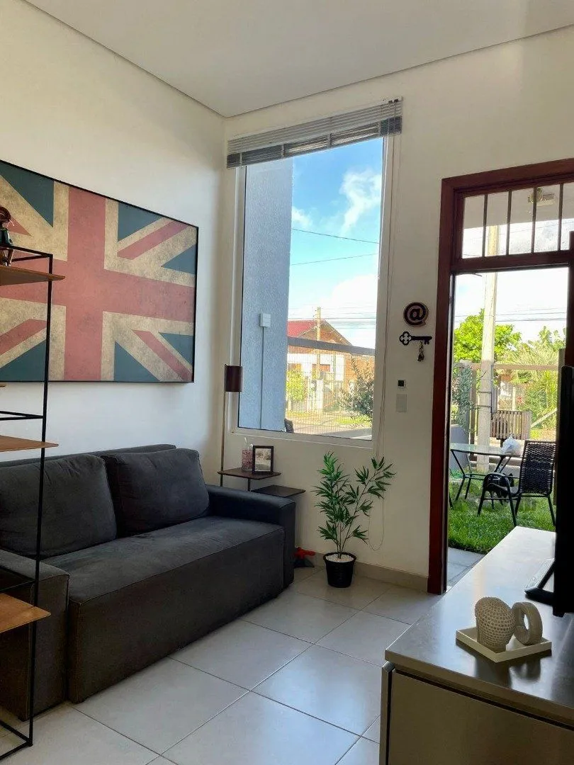Imagem CASA COM 4 DORMITORIOS SUITE , A 3 QUADRAS DO MAR !!