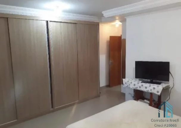 Imagem Sobrado Triplex, 04 quartos c/suíte, terraço, área gourmet, no bairro Uberaba em Curitiba PR