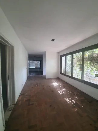 Imagem Casa para venda no bairro Três Figueiras em Porto Alegre