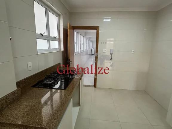 Imagem Apartamento à venda com 300m², 4 qurtos, 1 suíte, dependência, vista mar por R$1.320.000,00 no Gonzaga em Santos