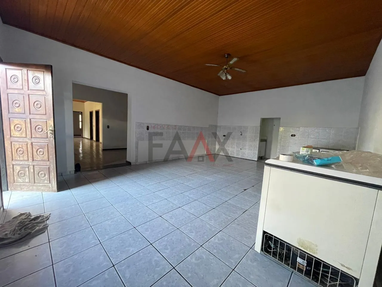 Imagem Oportunidade Única Casa com Barracão à Venda, CENTRO, GUARAPUAVA - PR