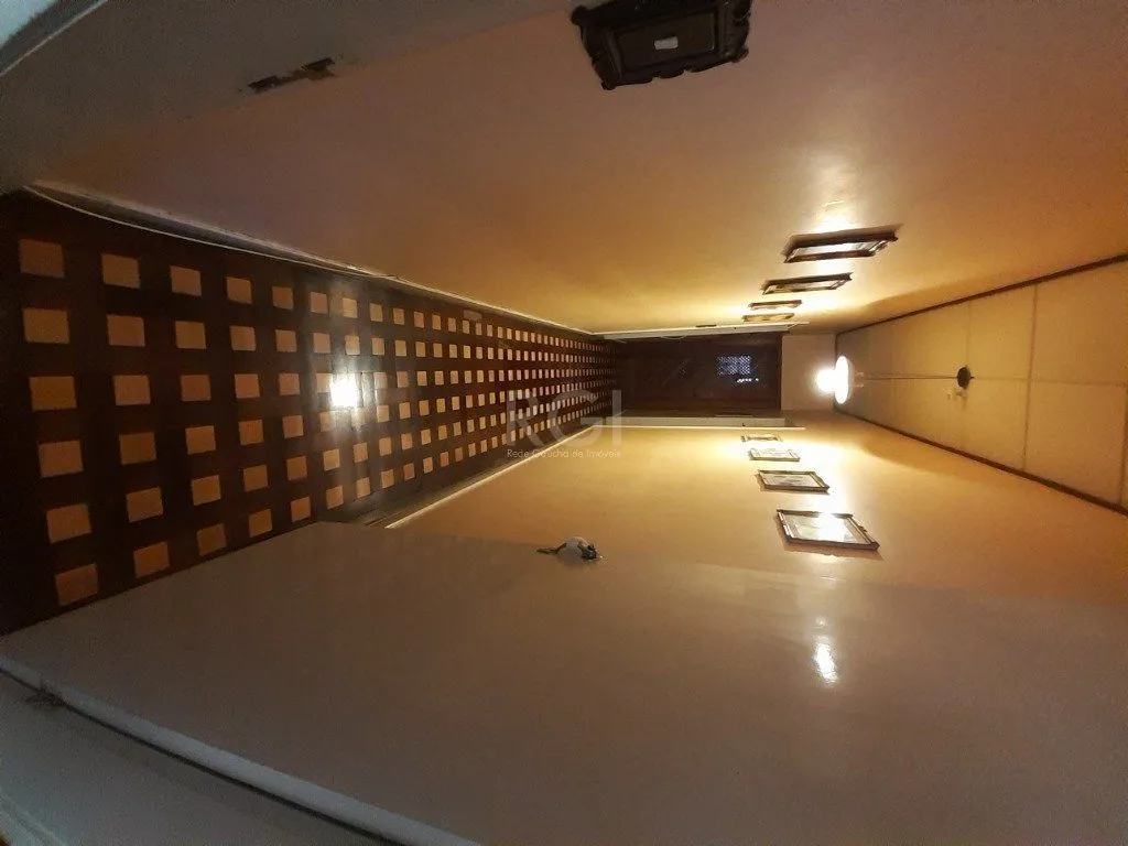 Imagem Casa para Venda - 290m², 3 dormitórios, sendo 1 suites, 3 vagas - Menino Deus