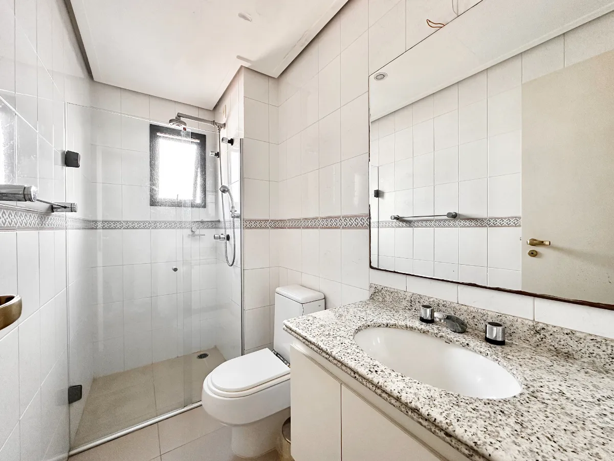 Imagem Apartamento para venda e locação em Aclimação com 3 quartos, sendo 2 suítes, 226m2
