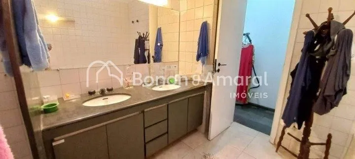 Imagem Casa de Condomínio com 4 Quartos e 6 banheiros à Venda, 398 m² por R$ 2.200.000