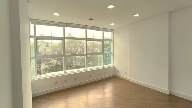 Imagem SALA COMERCIAL DE 53M² PARA LOCAÇÃO, COM 2 BANHEIROS, 1 VAGA - ED. GOLDEN OFFICE - EM JUNDIAÍ SP
