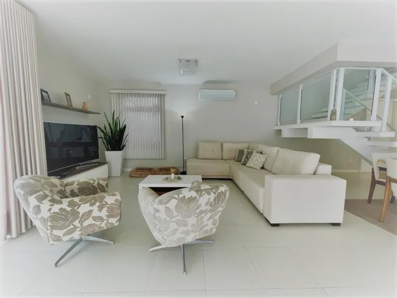 Imagem Casa à venda em Balneário Piçarras, Centro, com 3 quartos, 387m2