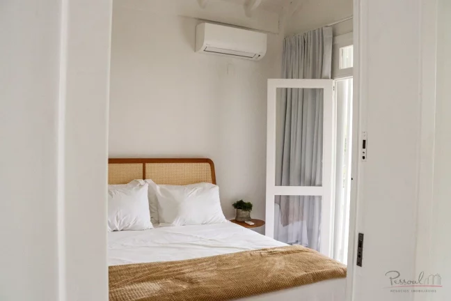 Imagem Casa reformada, mobiliada e decorada na Av Buzios em Jurere Internacional. Localizada em frente ao H...