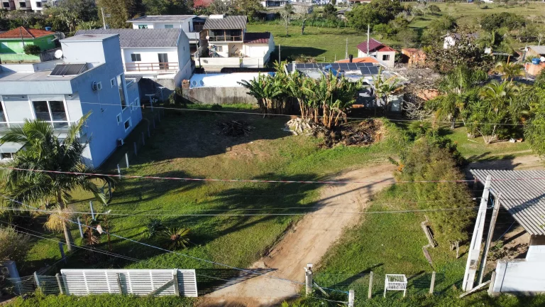 Foto do imóvel Oportunidade Única: Terreno de 396m² à venda no Ambrósio, Garopaba-SC ? Escritura Pública!