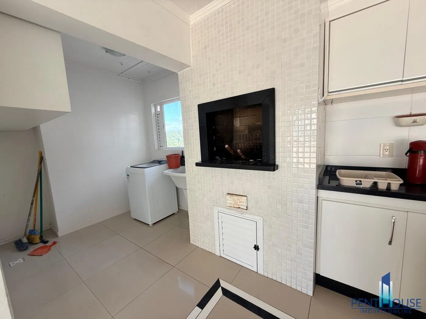 Imagem Cobertura para Venda em Balneário Camboriú, CENTRO, 3 dormitórios, 1 suíte, 3 banheiros, 3 vagas