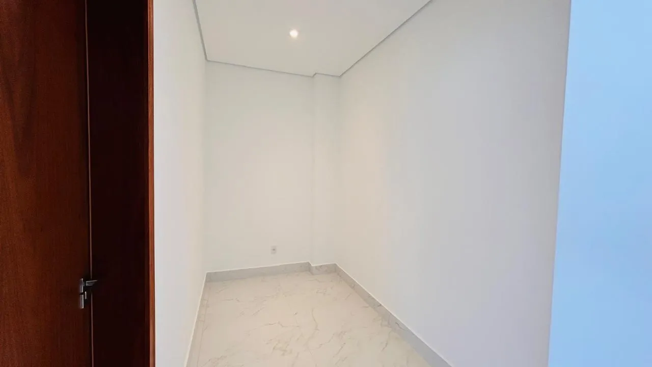Imagem Luxuosa Casa de Alto Padrão no Residencial Cyrela Esplanada com Acabamento Premium e Área Gourmet Completa