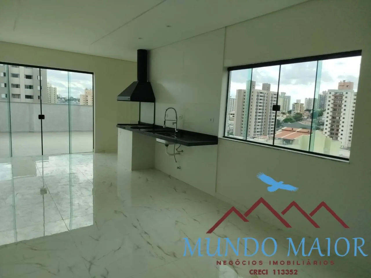 Imagem Cobertura à Venda com 3 Dormitórios (1 Suíte) - Vila Floresta -R$ 900.000,0