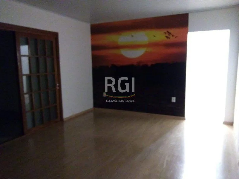 Imagem Casa para Venda - 200m², 4 dormitórios, sendo 1 suites, 3 vagas - Sarandí