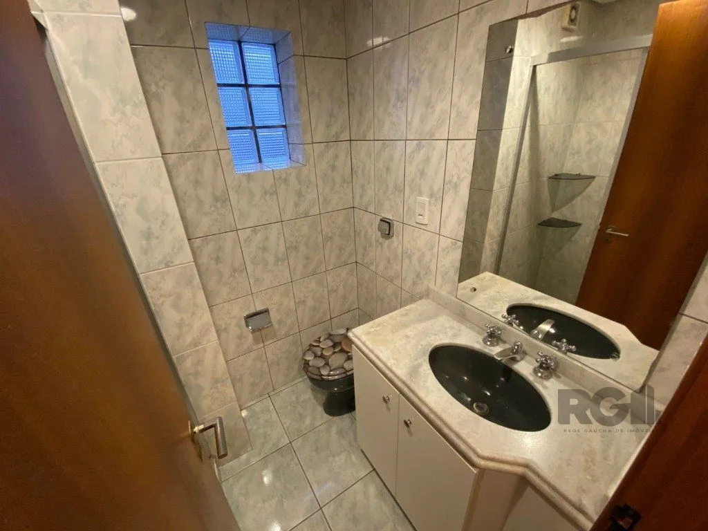 Imagem Amplo apartamento de 2 dormitórios no Petrópolis