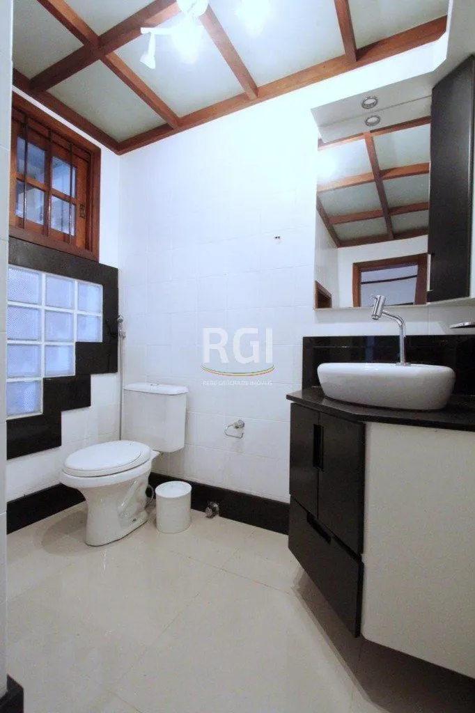 Imagem Casa para Venda - 185.29m², 4 dormitórios, sendo 2 suites, Teresópolis