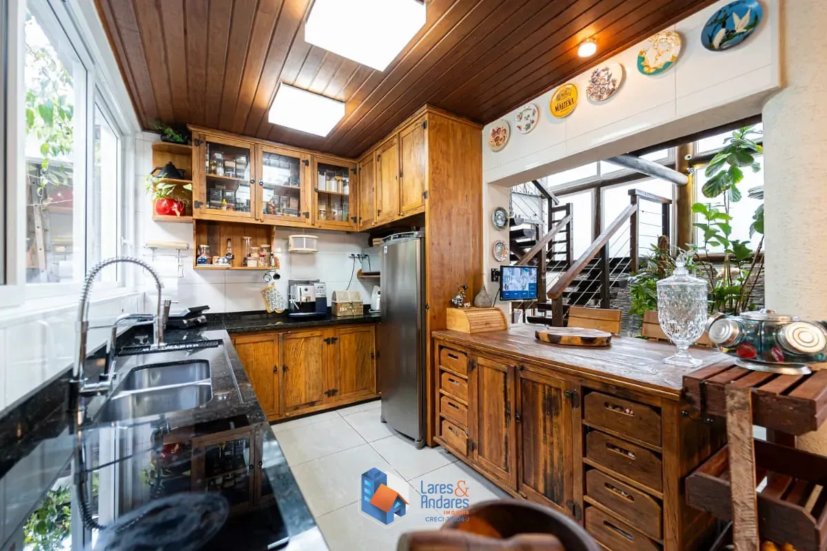 Imagem Casa para venda em Planalto Paulista com 4 quartos, sendo 4 suítes, 326m²