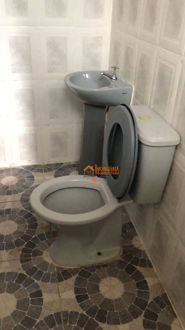 Imagem Sobrado com 4 dormitórios à venda, 250 m² por R$ 315.000,00 - Jardim Santa Paula - Guarulhos/SP