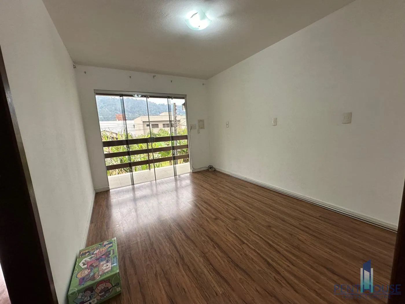 Imagem Casa para Venda em Jaraguá do Sul, Vila Nova, 4 dormitórios, 1 suíte, 3 banheiros, 1 vaga