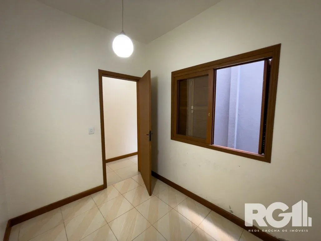 Imagem Casa 4 dormitórios na Azenha.