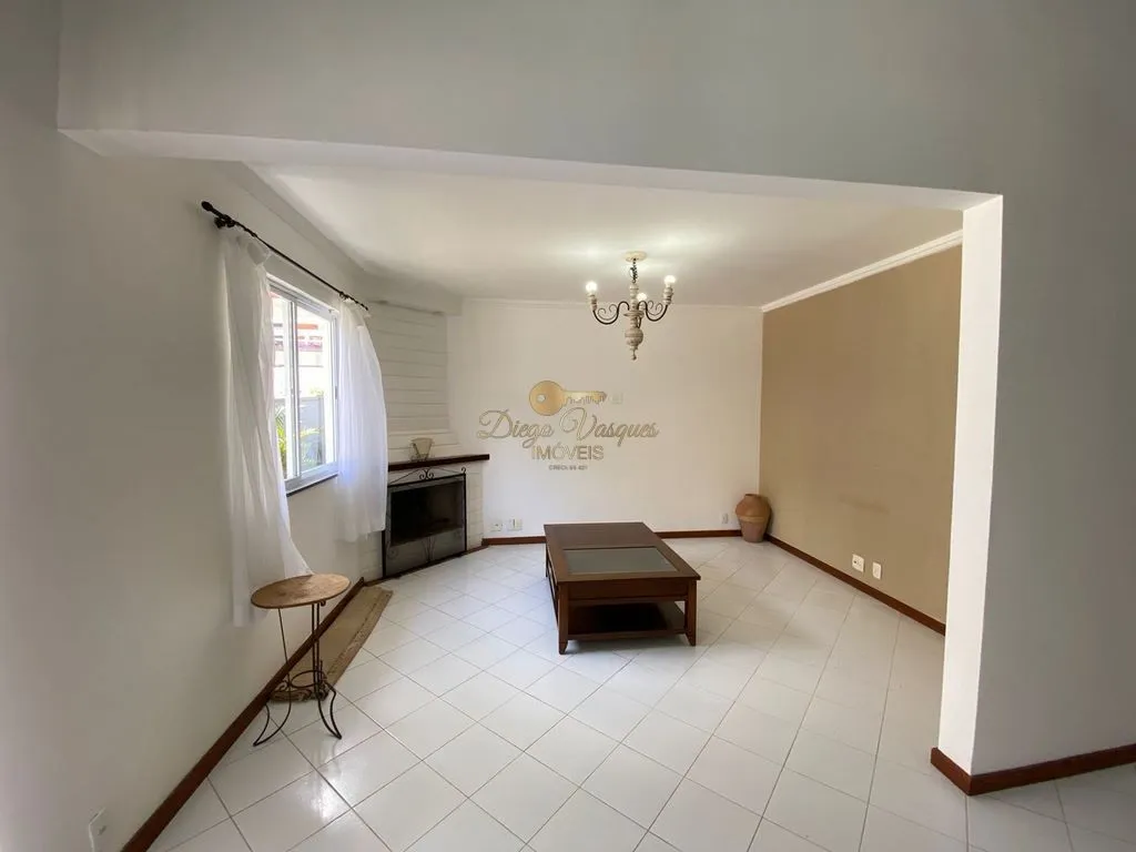 Imagem Casa em Condomínio para Venda em Teresópolis / RJ no bairro Granja Guarani