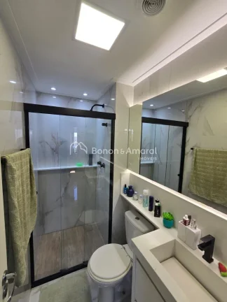 Imagem Com 68 m² de área útil, este apartamento totalmente reformado combina conforto, sofisticação e ...