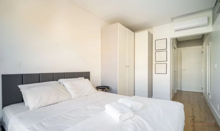 Imagem Apresentamos um apartamento novo, decorado e totalmente mobiliado, pronto para morar ou investir, lo...