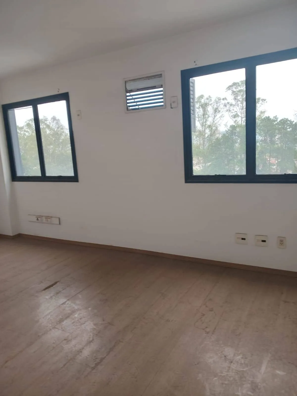 Imagem Sala Comercial de 105m² no Edifício Metrópolis - Alphaville