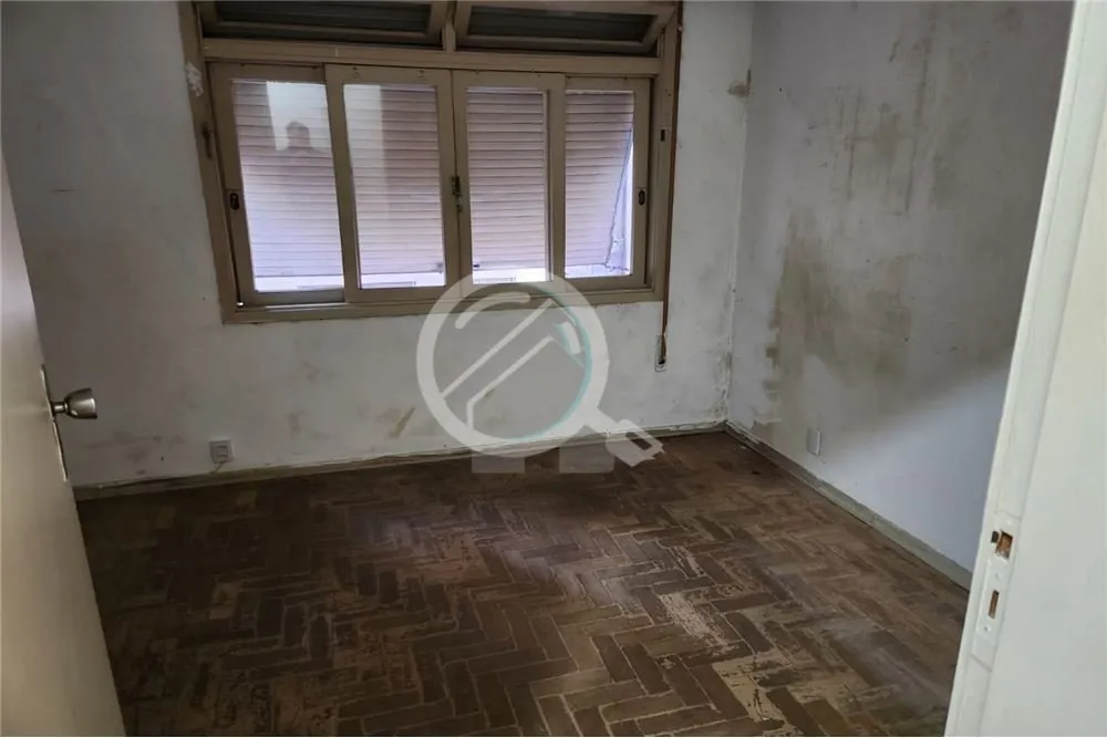 Imagem Dependência de empregada, uma sala ideal para receber família e amigos, uma espaçosa cozinha, est...
