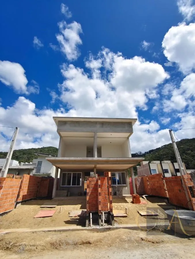 Imagem Casa para Venda em Itapema, Alto São Bento, 3 dormitórios, 1 suíte, 3 banheiros, 2 vagas