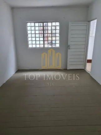 Imagem Espaçosa casa quatro dormitórios no centro Oportunidade!