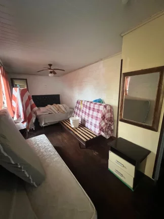 Imagem Casa em Guaratuba na região Central, muito bem localizada, uma quadra da av. 29 de abril.