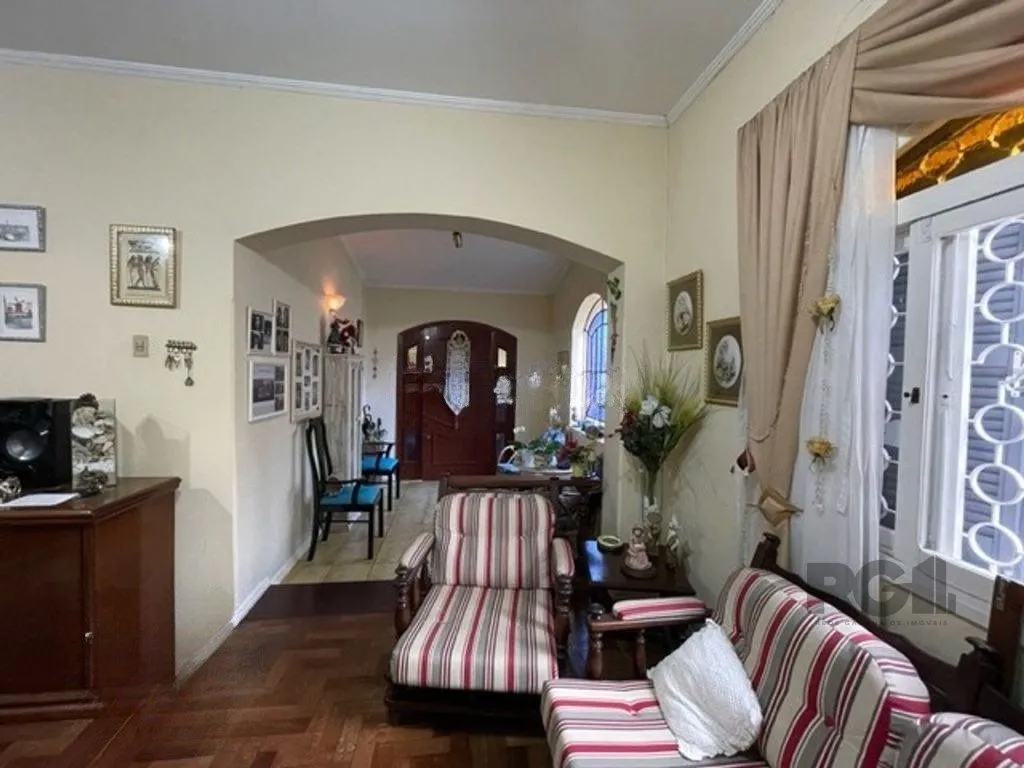 Imagem Casa 4 dormitórios no bairro Santa Tereza