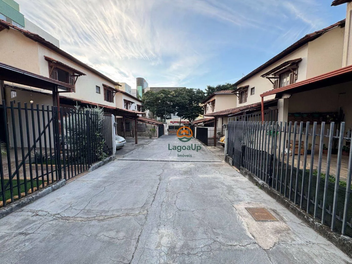 Imagem Casa com 4 dormitórios à venda, 188 m² por R$ 699.000,00 - Centro - Lagoa Santa/MG