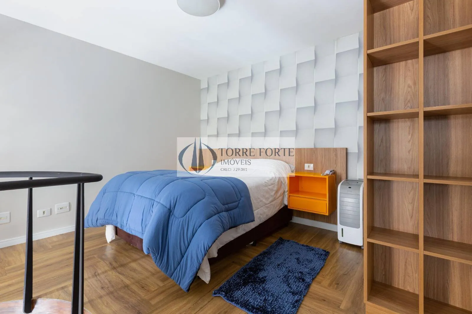 Imagem Loft com pé direito superior a 5 metros, 53 m², 1 suíte no mezanino