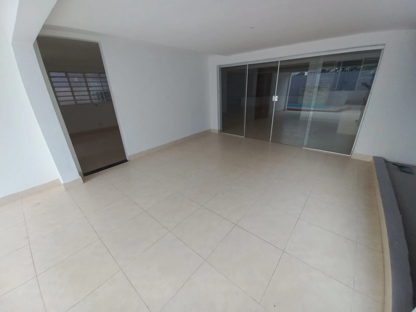Imagem Sobrado 3 andares e Sala Comercial Anexo Bairro Jardim Guanabara