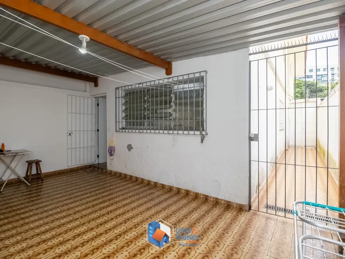 Imagem Sobrado para venda em Chácara Santo Antônio (Zona Sul) com 3 quartos, sendo 1 suíte, 230m²
