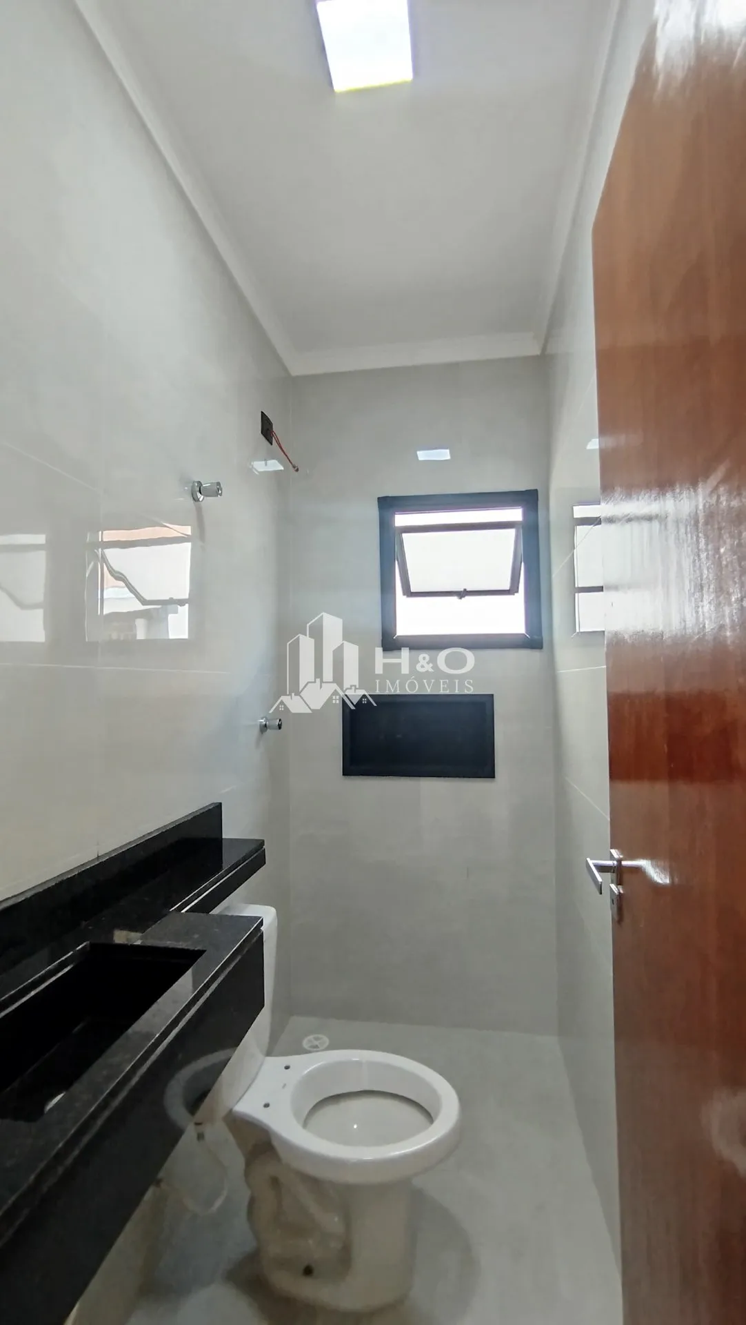 Imagem Oportunidade, Sobrado Frontal à Venda - 111m² de Área Útil | 3 Dormitórios | 3 Vagas, Bairro Jardim Brasília, Itaquera.
