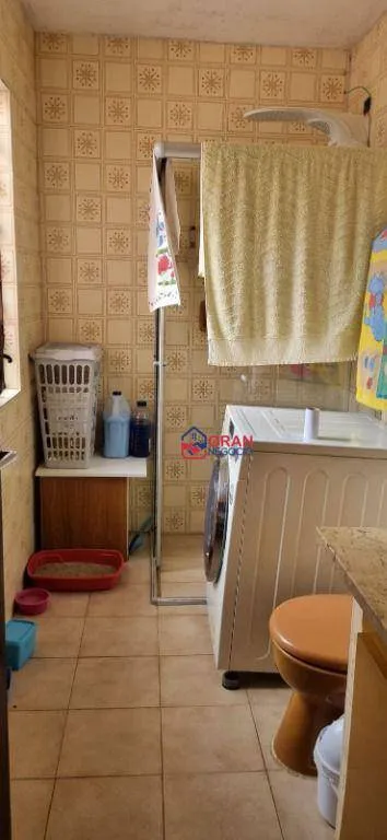Imagem Casa espaçosa à venda - Novo Mundo Curitiba/PR