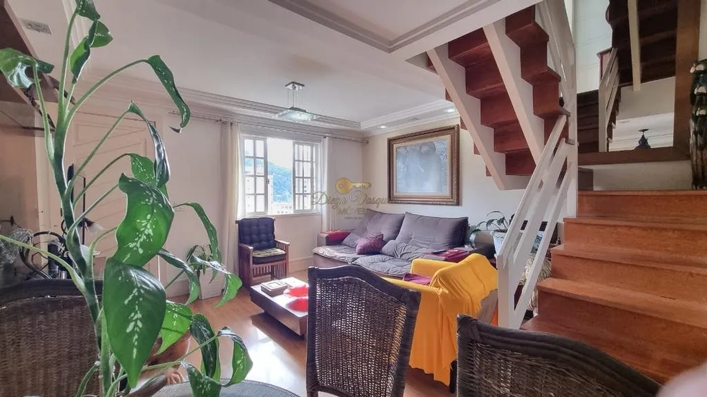 Imagem Casa em Condomínio para Venda em Teresópolis / RJ no bairro Várzea