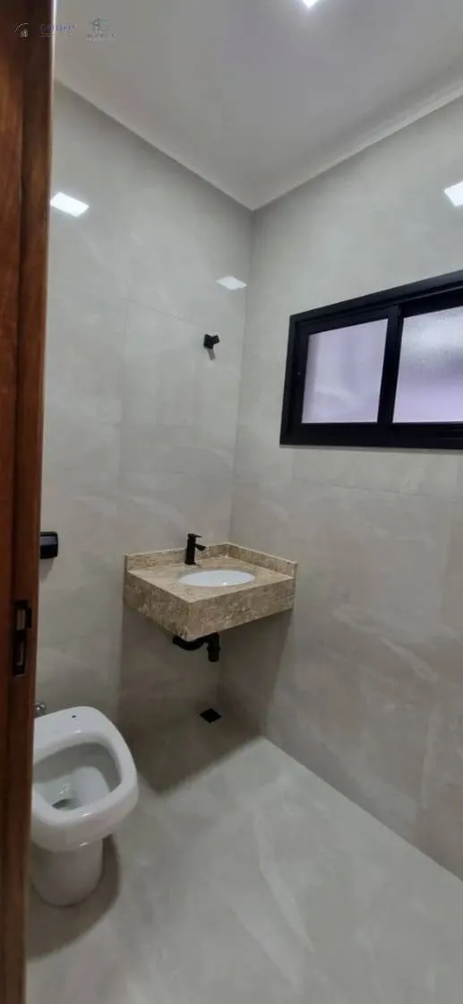 Imagem Casa Moderna Térrea com 3 Suítes e Estrutura de Clube - Próxima ao Shopping