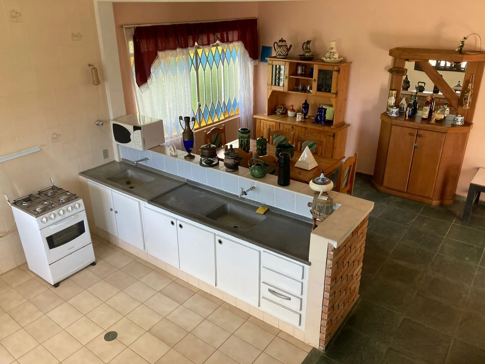 Imagem Linda Chácara de 3000m² com Casa Sobrado, Piscina, e Pomar ? Porteira Fechada em Aracoiaba da Serra