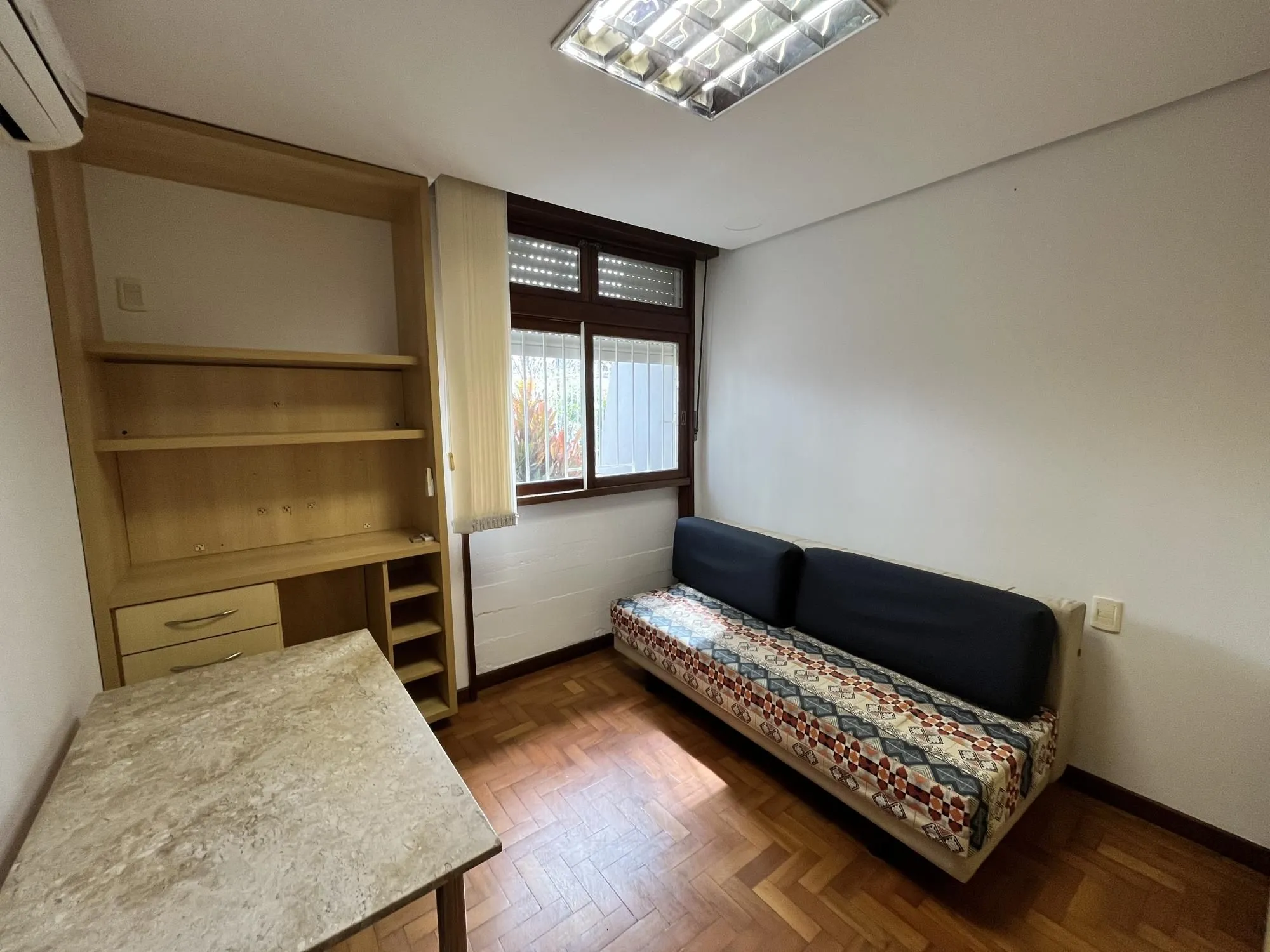Imagem Casa para Venda - 160m², 3 dormitórios, sendo 1 suites, Jardim Botânico