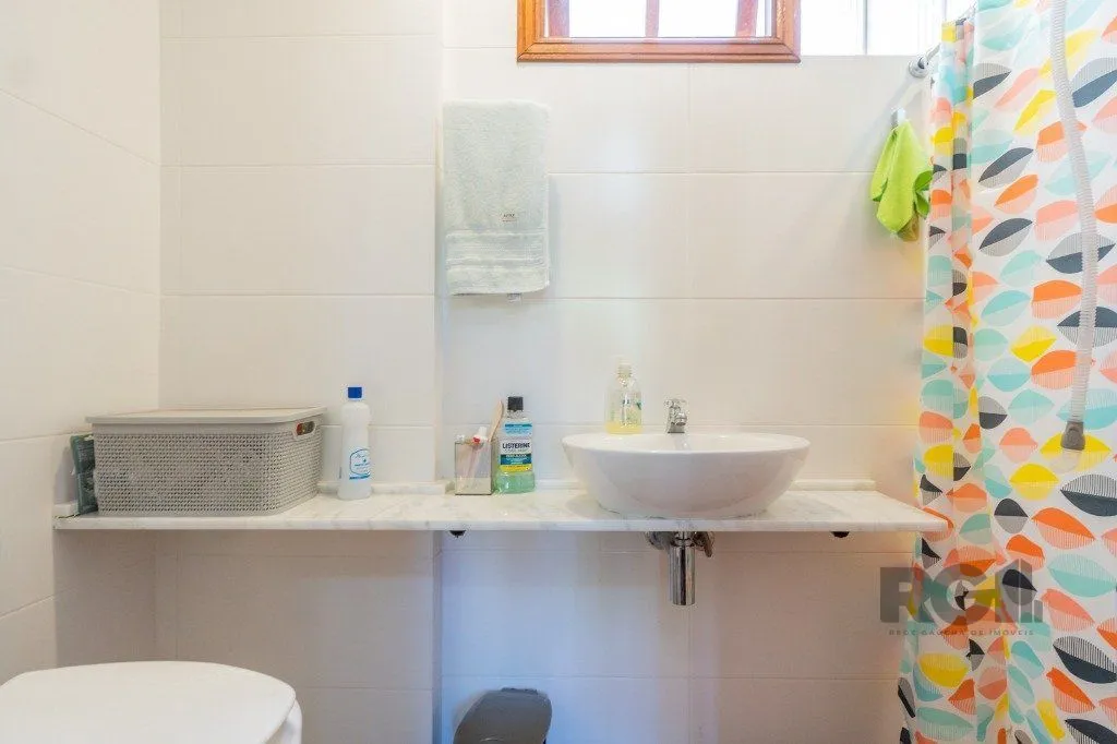 Imagem Casa com 4 dormitórios no bairro Gloria