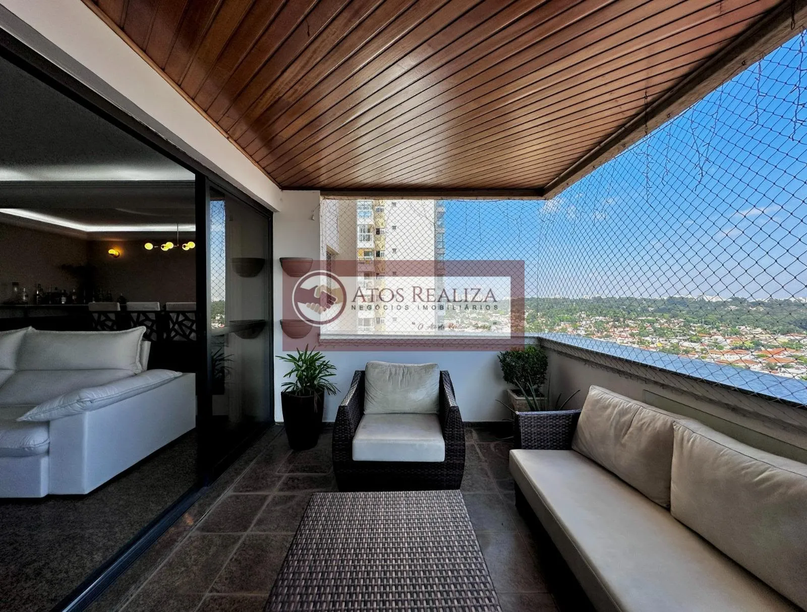 Imagem Venda luxuoso Apartamento 274m² com 4 dormitórios, 3 vagas de garagem, na Vila Alexandria.