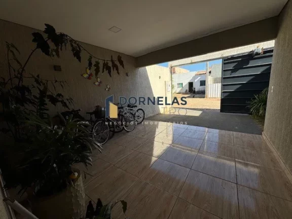 Imagem CASA COM 3 QUARTOS, 1 SUÍTE, VEREDA DA CRUZ, COND. FECHADO ACEITA CARRO