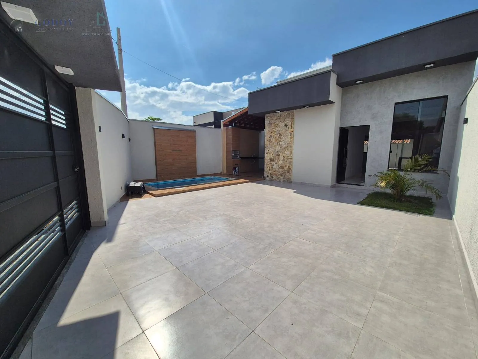 Imagem Conforto e Estilo: Casa Térrea com Piscina no Flamboyant