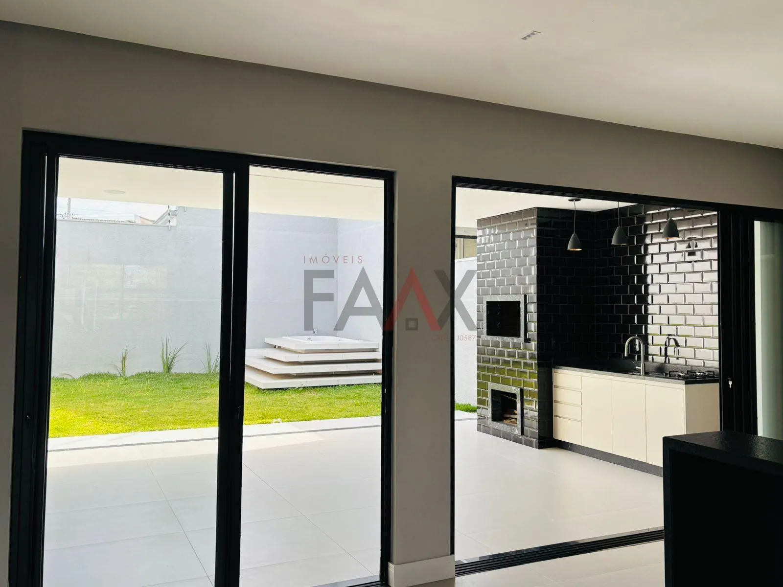 Imagem Sobrado de alto padrão disponível para locação no Alto da XV. 235 m²