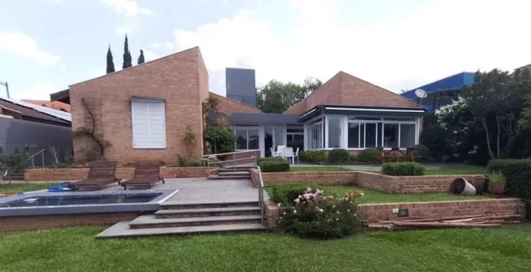 Imagem Casa para Venda em Atibaia, Vila Giglio, 3 dormitórios, 1 suíte, 3 banheiros, 4 vagas