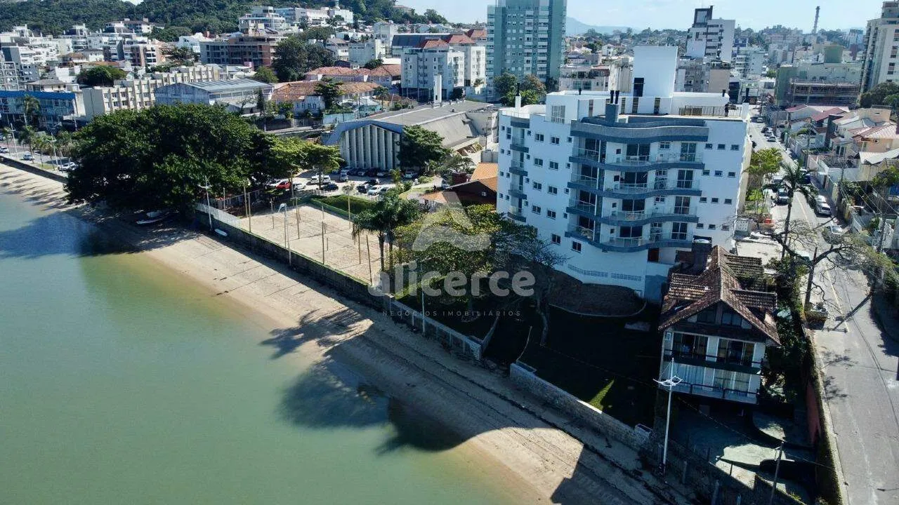 Imagem Cobertura à venda com 4 quartos 4 suítes, 221m² em Coqueiros Florianópolis