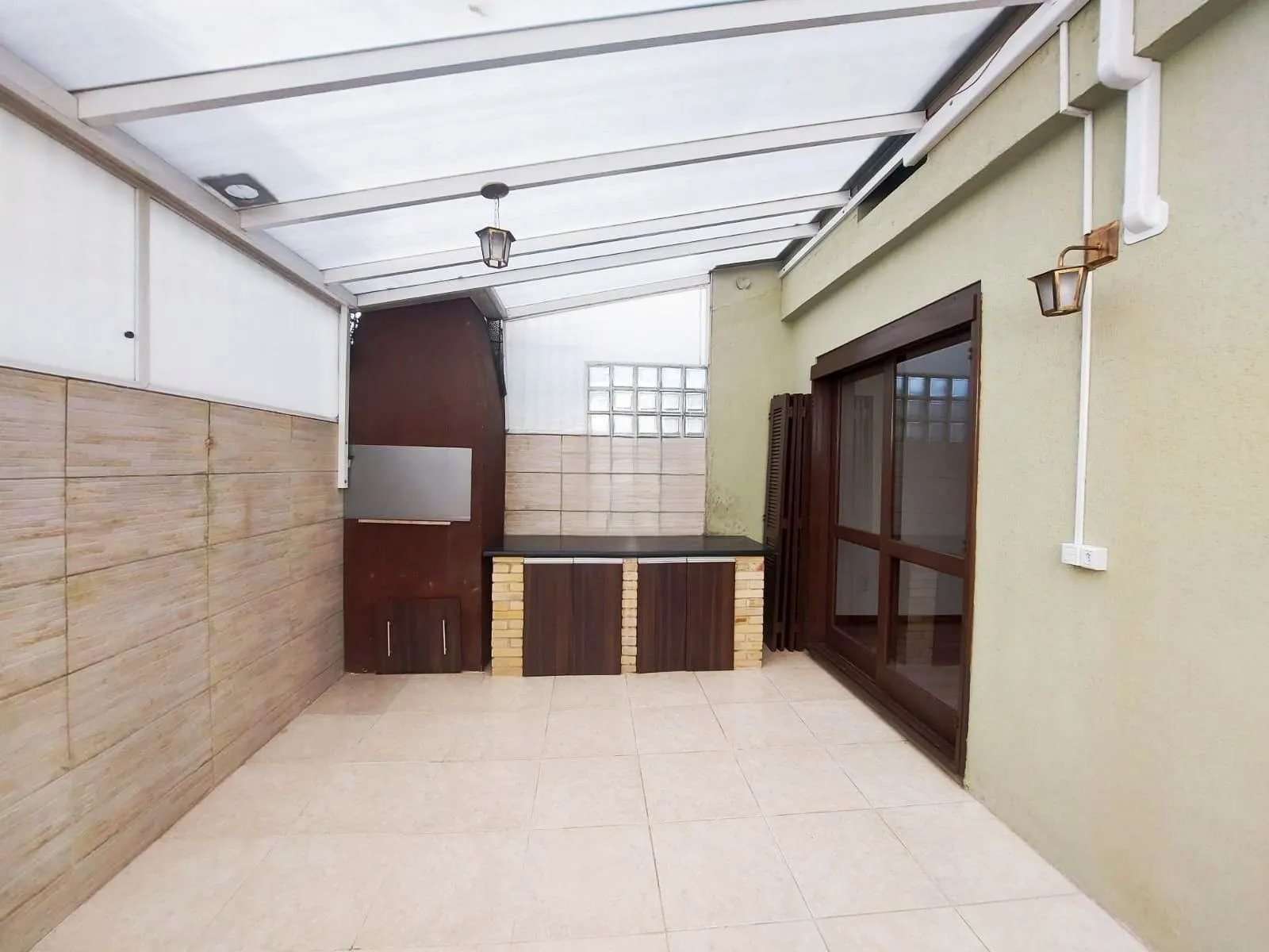 Imagem Casa em condomínio, 2 quartos, 1 vaga, bairro, 104m² Camaquã Porto Alegre